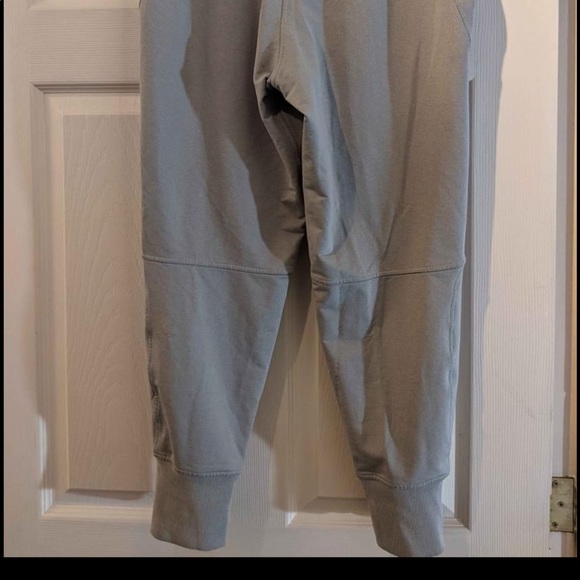 Lululemon pants - Picture 2 of 4